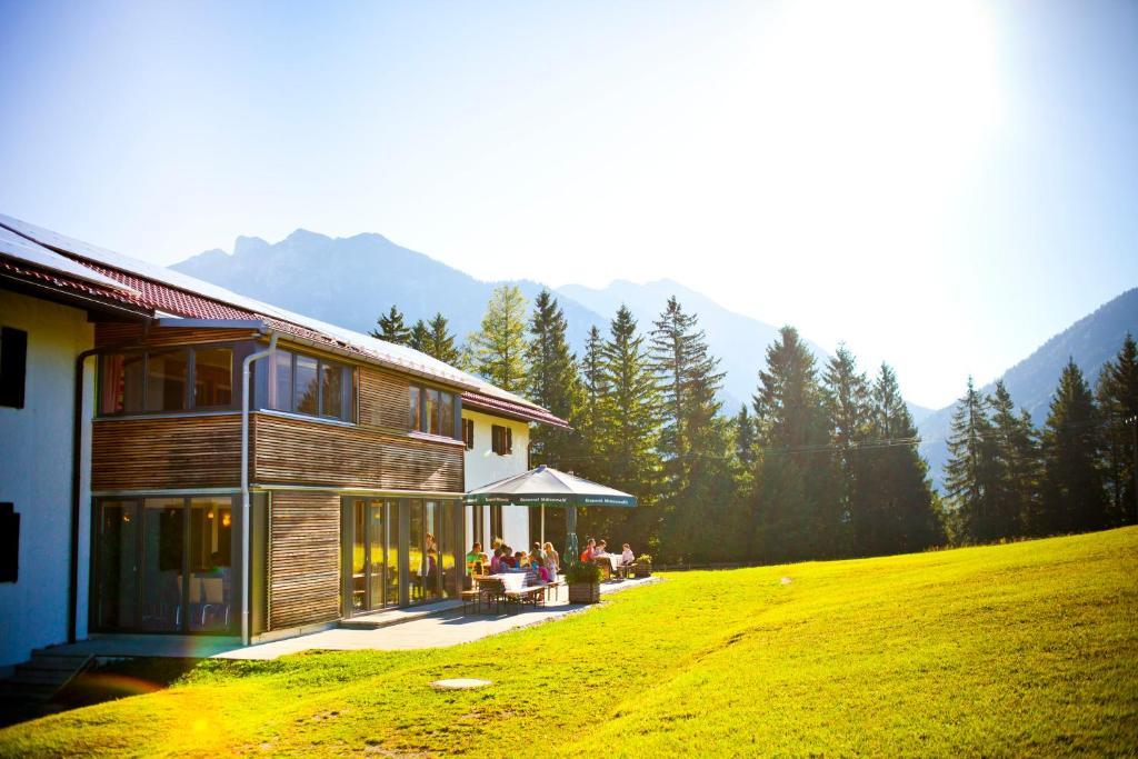 Jugendherberge Mittenwald Exterior foto